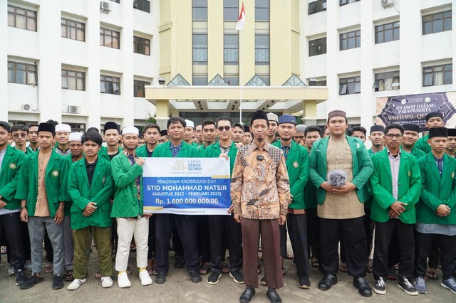 Kuliah Gratis bagi Anak-anak Pedalaman Melalui Beasiswa